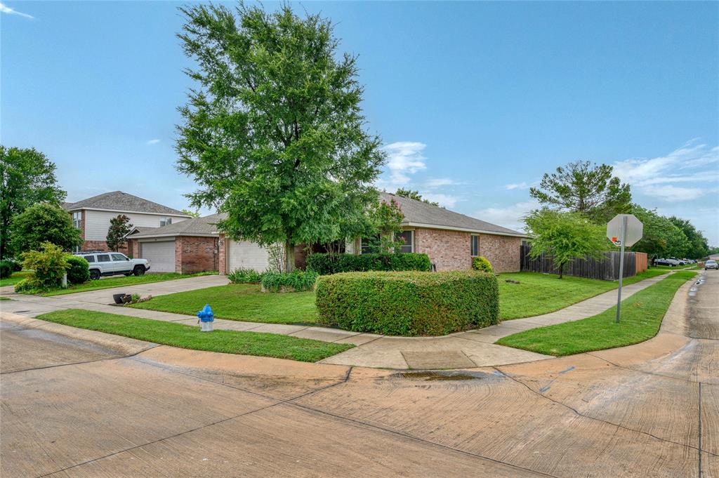 2900 Bluffs Court
