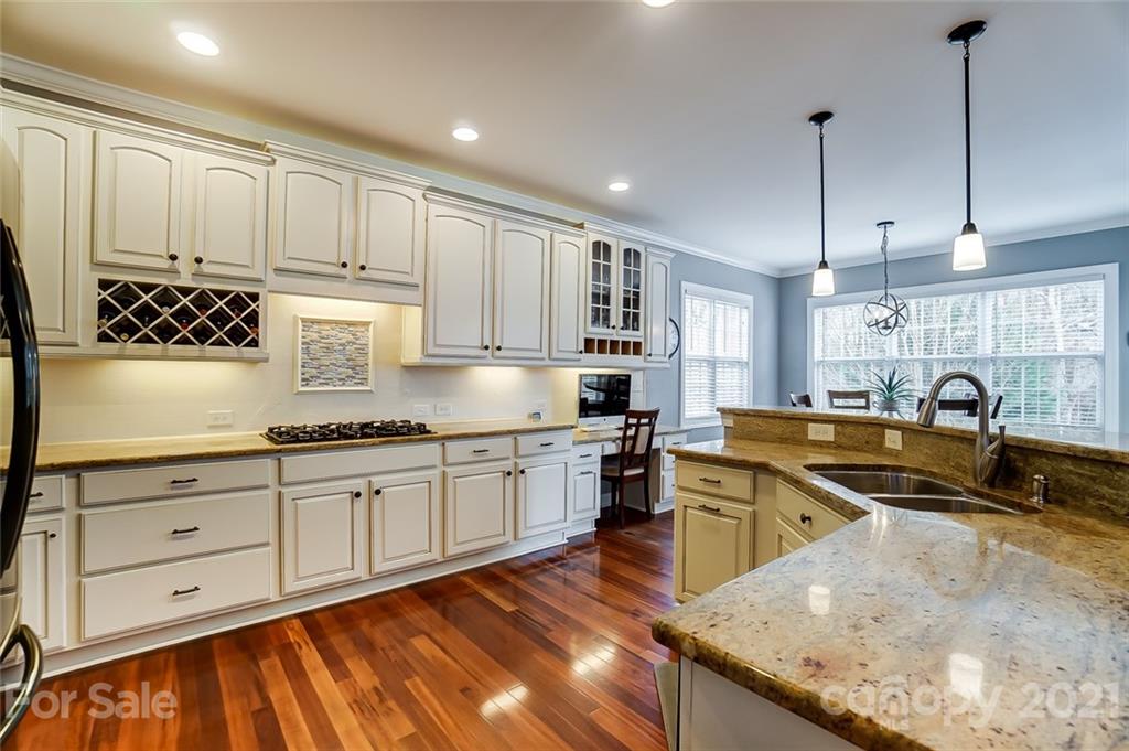12058 Pelican Court