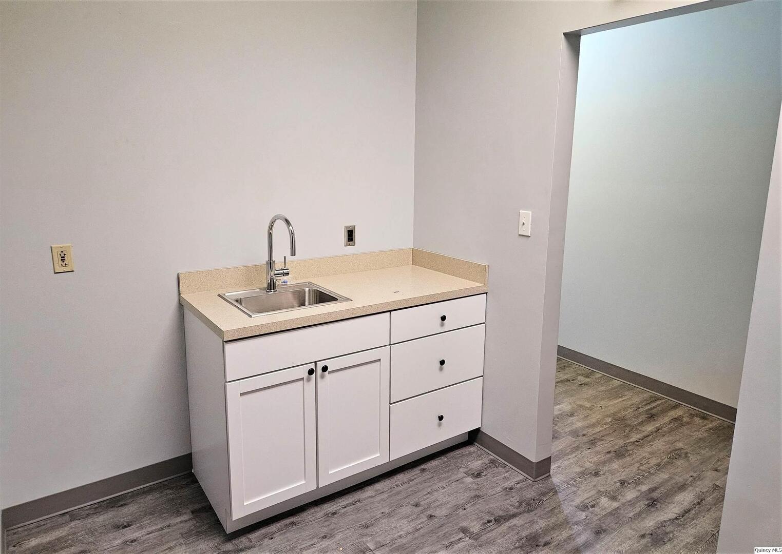 3236 Broadway Street, Suite 300