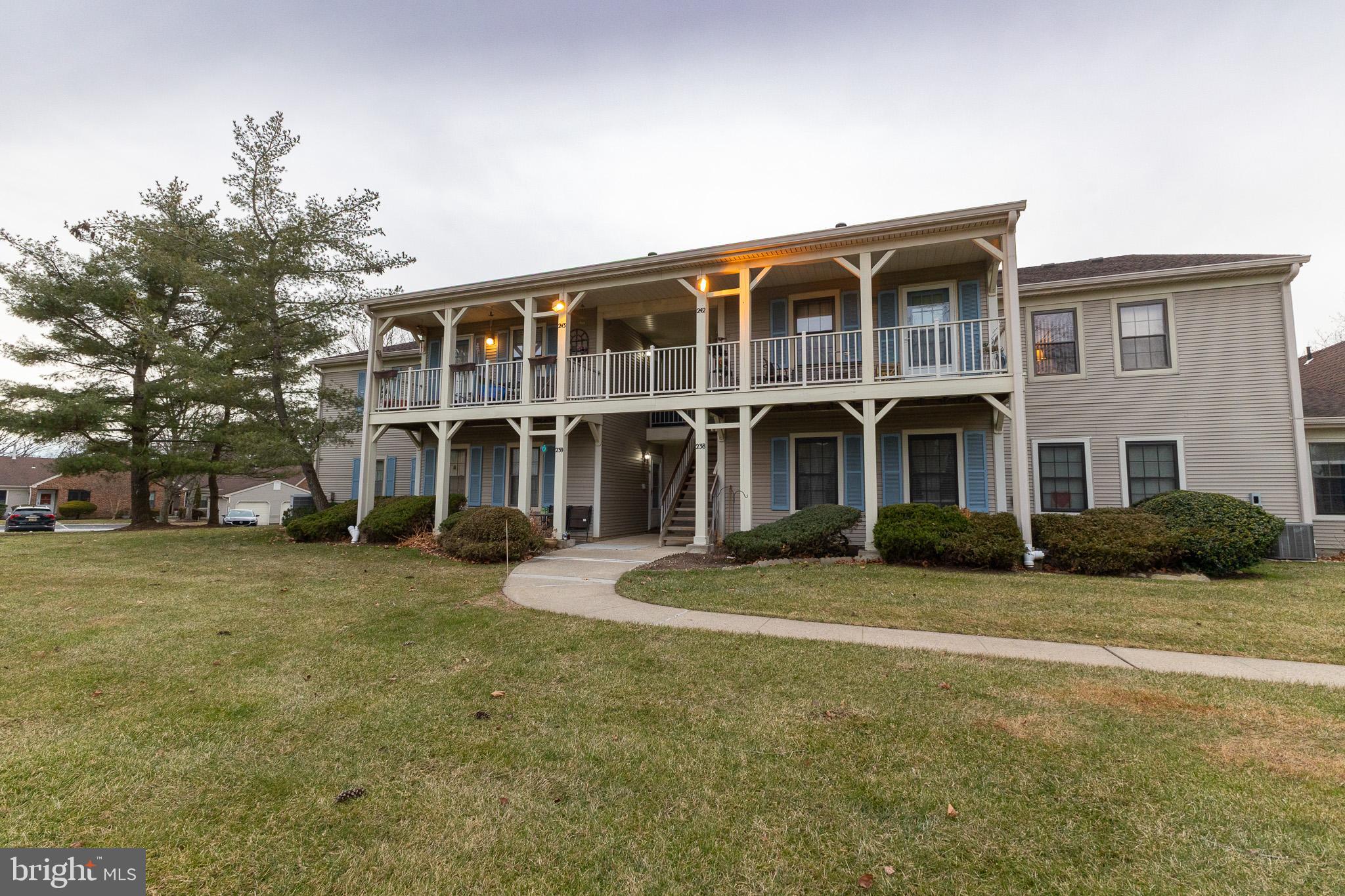 243 Wycoff Way W  
