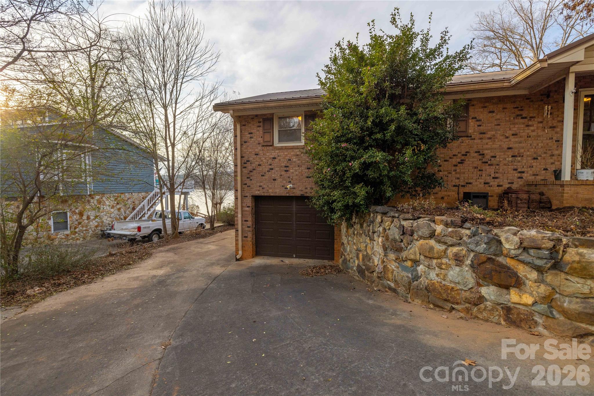304 Fairfield Court