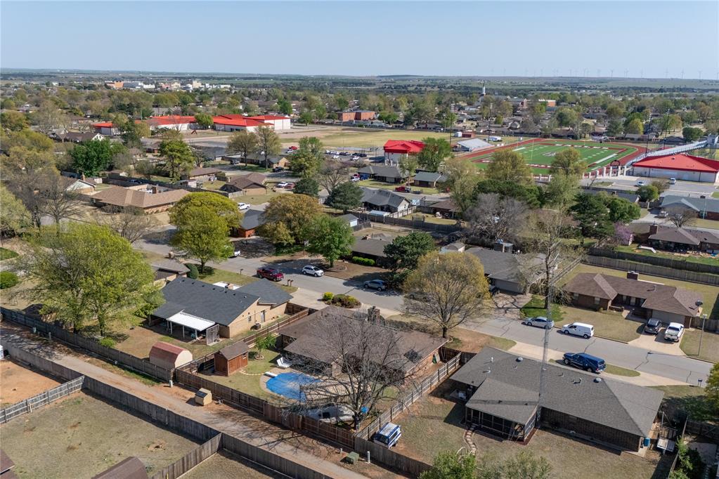 1421 E Quail