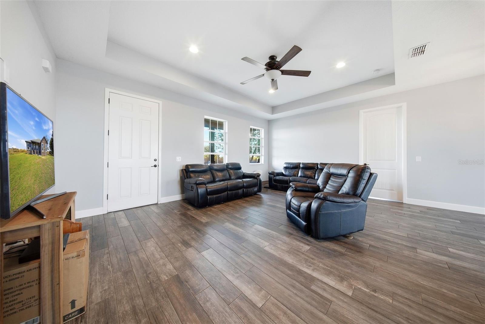 3090 80 Foot Road