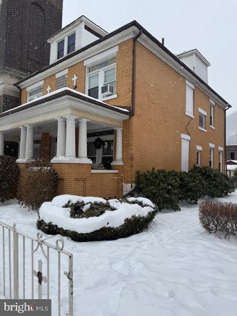 606 Maple  