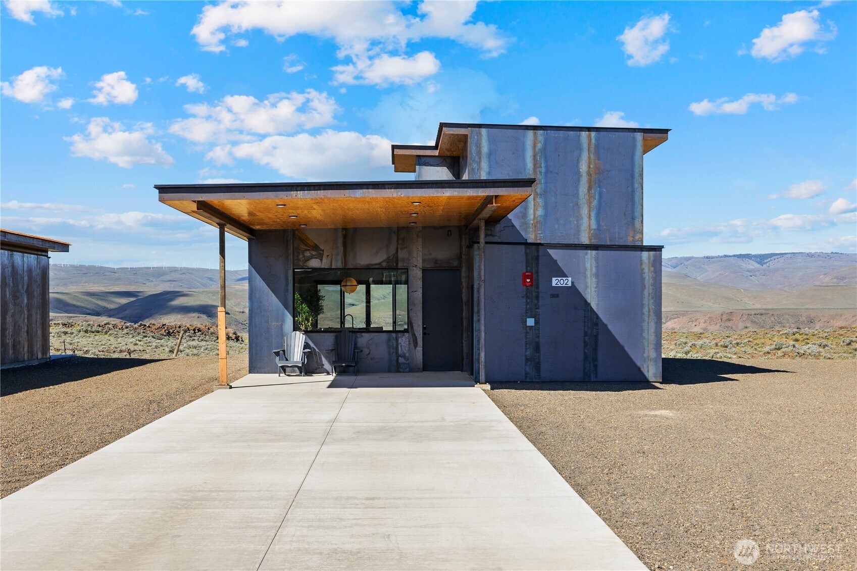 202 Rattlesnake Point NW