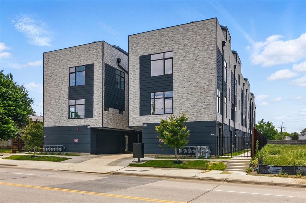 7-UNIT PRIME INVESTMENT OPPURTUNITY WITH UNBEATABLE SPECIAL PRICING — these 1,640 SF modern townhomes offer exceptional value and design in the heart of Bishop Arts District. Featuring 2 spacious bedrooms and 2.5 bathrooms, with the primary suite boasting a compact walk-in closet and a sleek walk-in shower. The open-concept second floor is flooded with natural light and features premium waterproof vinyl flooring, a spacious kitchen with premium finishes, and a spacious living area ideal for entertaining. Private rooftop deck with uninterrupted downtown skyline views — perfect for relaxing or hosting under the stars.