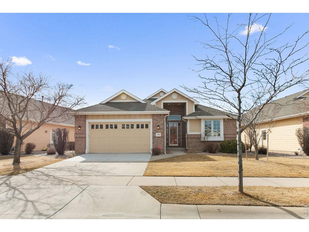 Stunning patio home in the premier Reserve at Fossil Lake Ranch, built by Kem Homes. 4BR + office ranch w flex room offers easy main floor living. Enjoy coffee on the deck w expansive greenspace views. You'll love the quality finishes -- soaring cathedral ceilings, a main-floor office w built-in bookshelves, gleaming wood floors, solid core doors, and a finished daylight basement w 9-ft ceilings. New roof coming! The chef's kitchen offers a KitchenAid gas range w electric oven (for uniform heat), newer refrigerator & dishwasher, granite counters & sink and walk-in pantry. New interior paint.