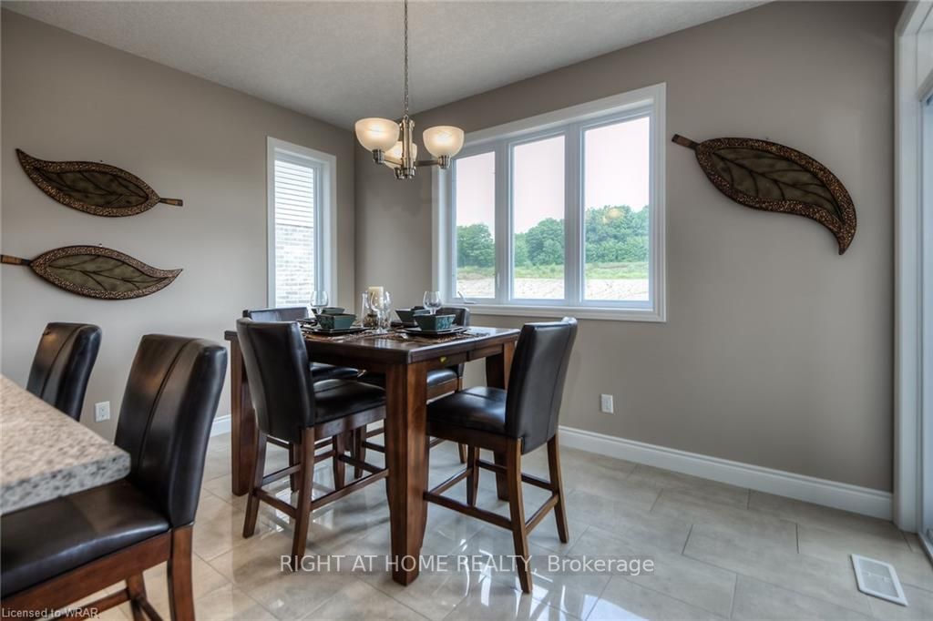 222 Ladyslipper Dr