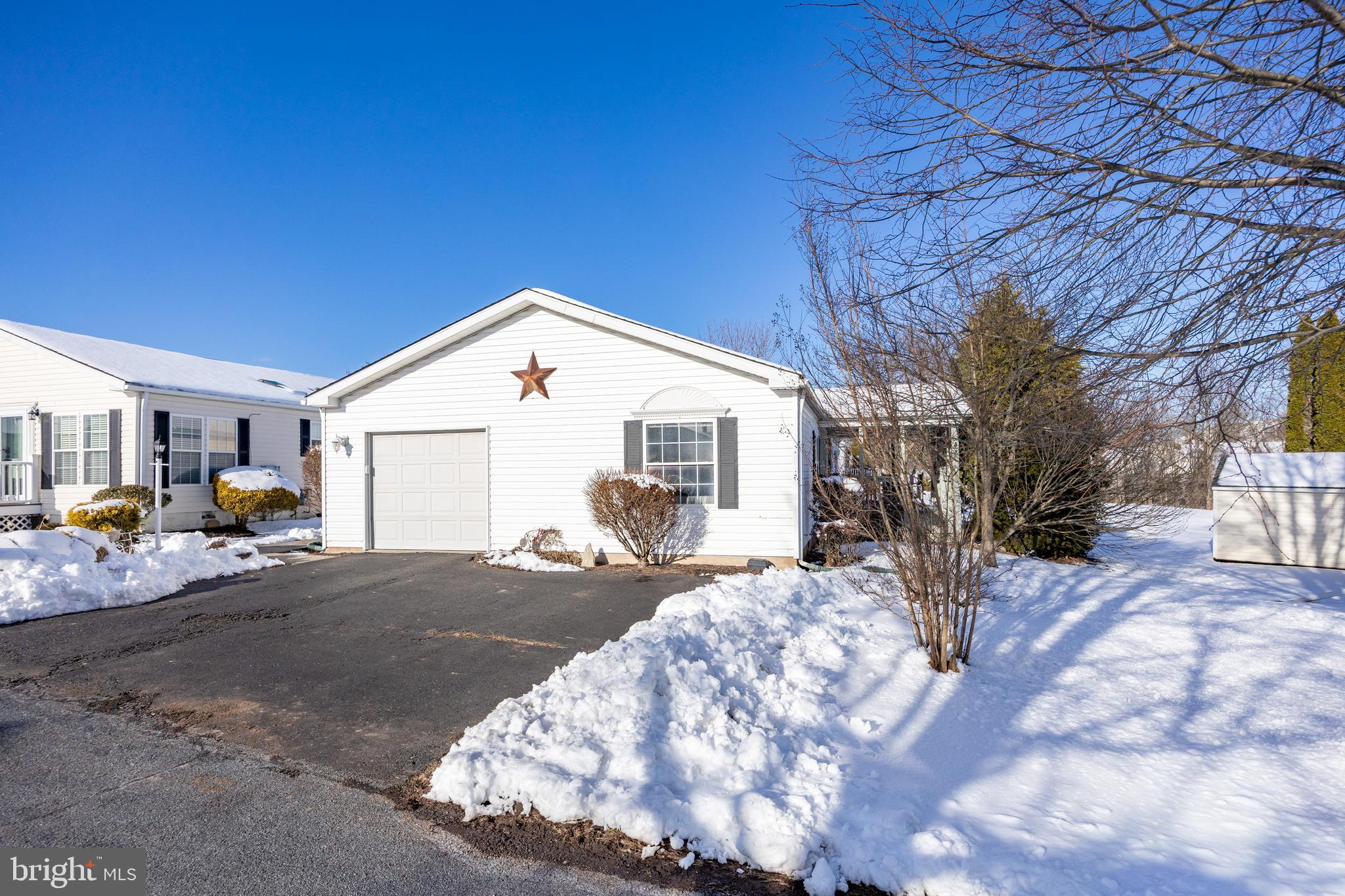 104 Lilac Pl  