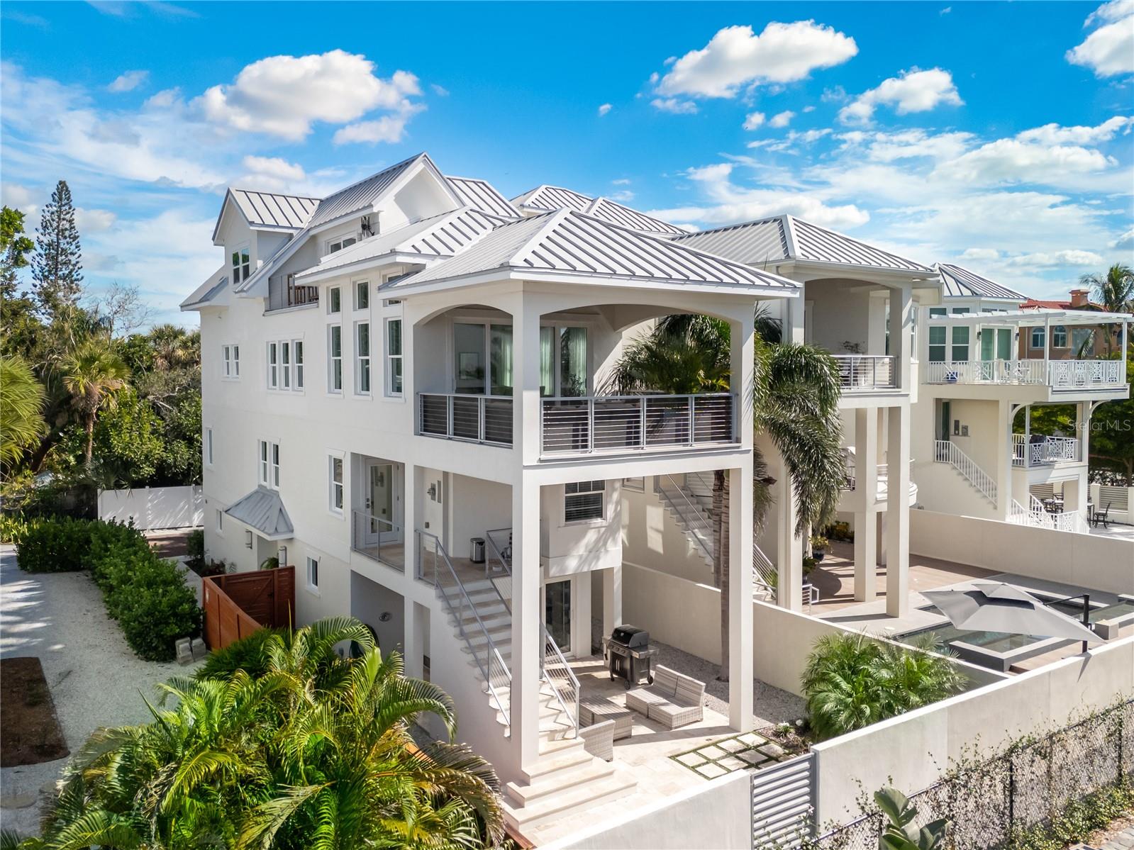 116 Garden Lane, Sarasota, FL