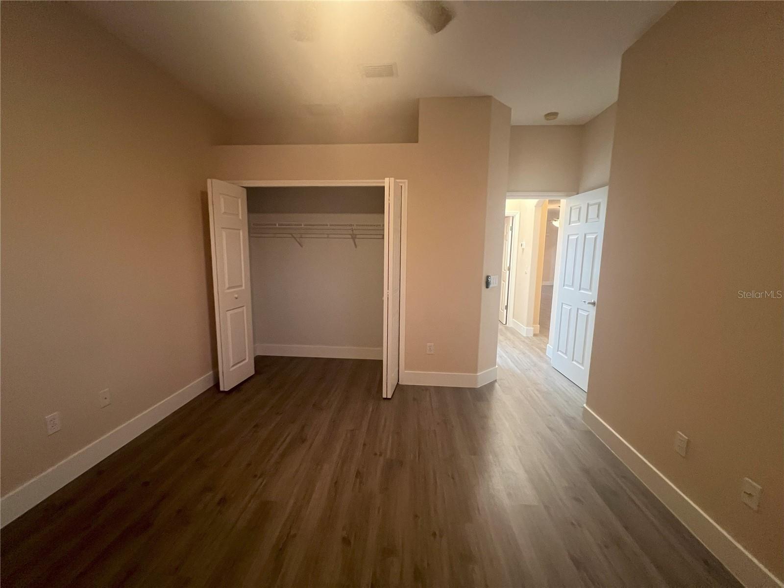 1066 Whitegate Court
