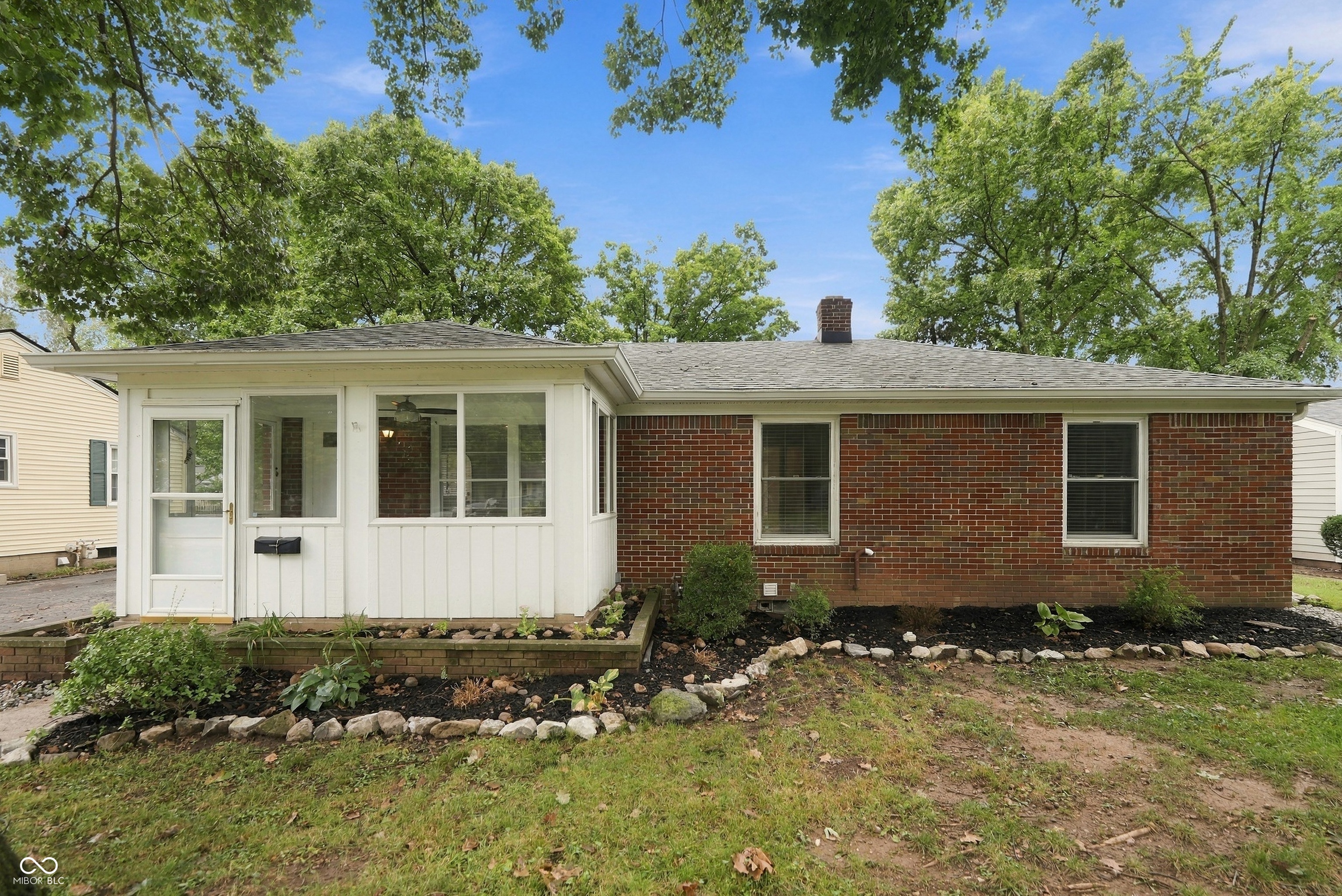 1219 Nicholas Road
