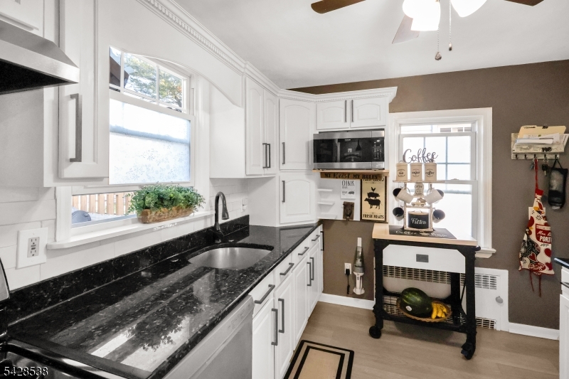 120 Livingston Rd