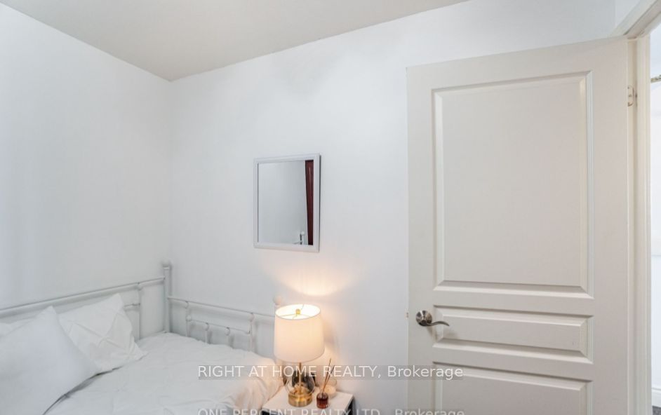 55 Harrison Garden Blvd 703