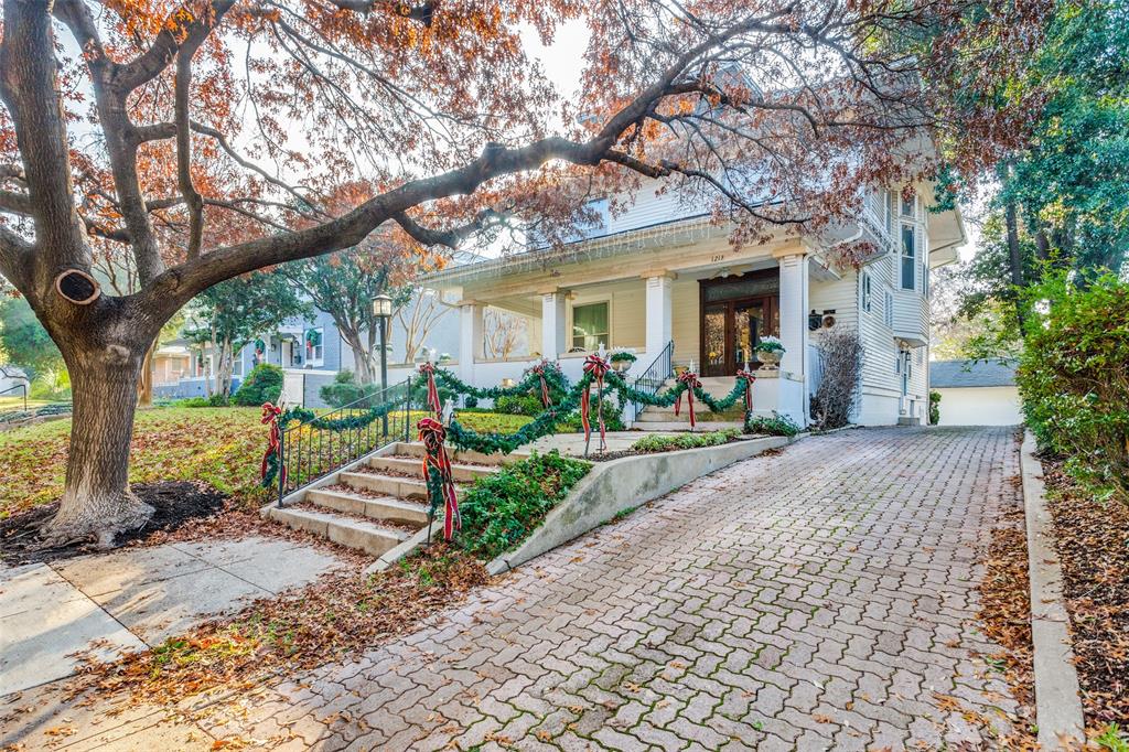 1215 Elizabeth Boulevard