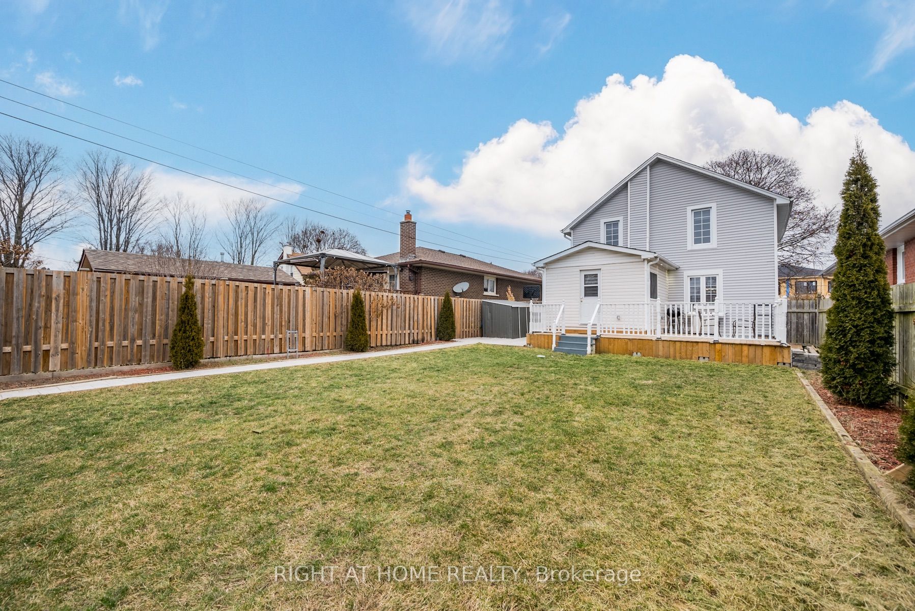 124 Guelph St