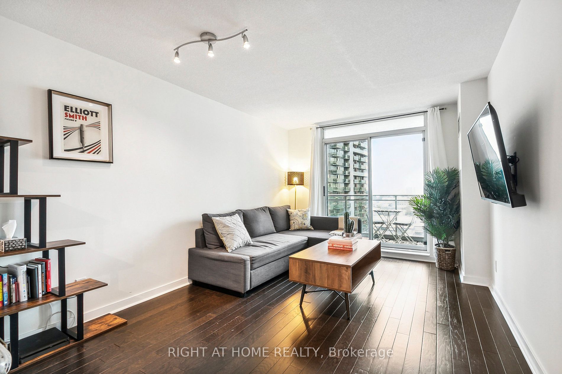 50 Lynn Williams St 1506