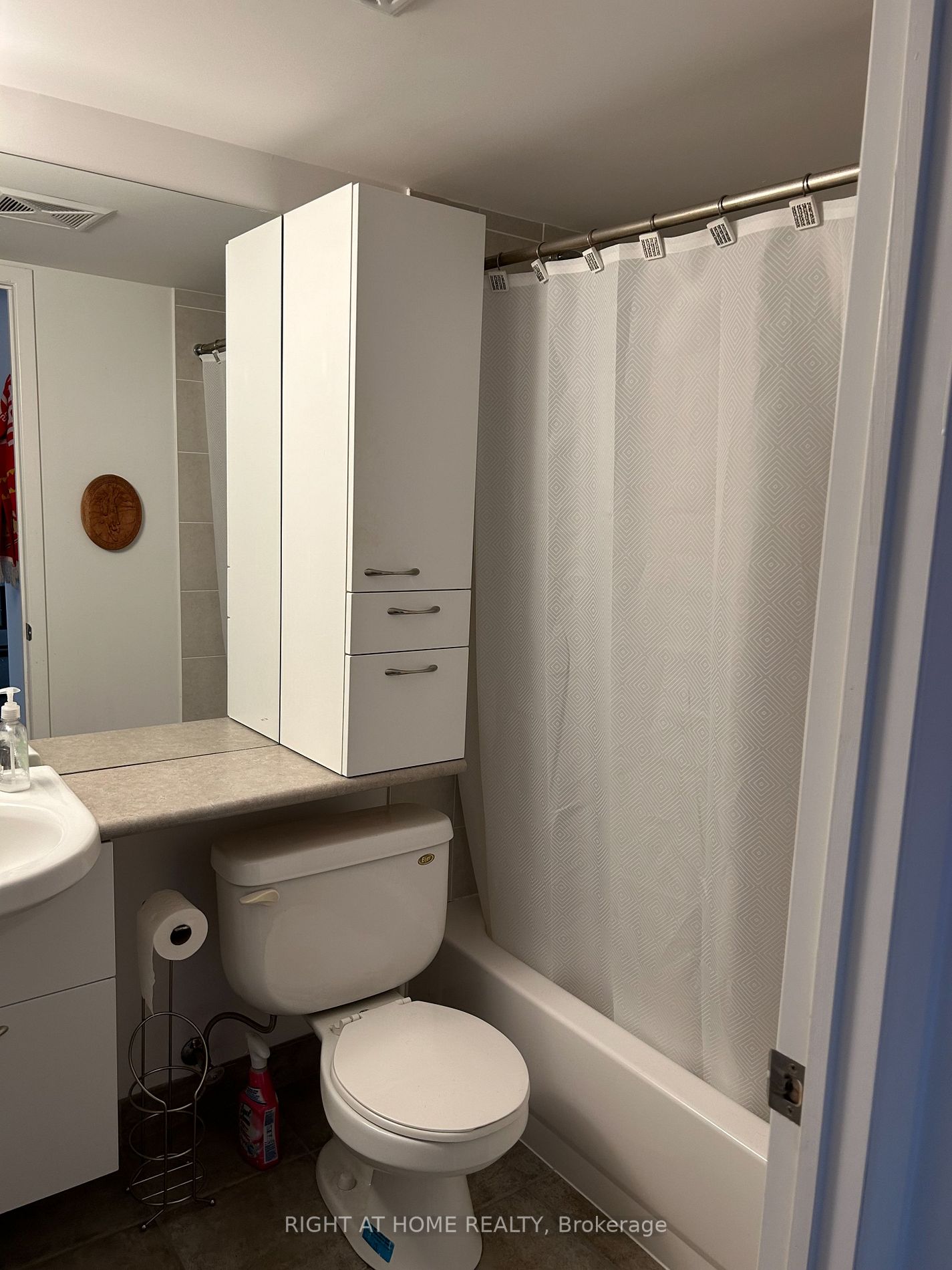 1050 The Queensway Ave 808