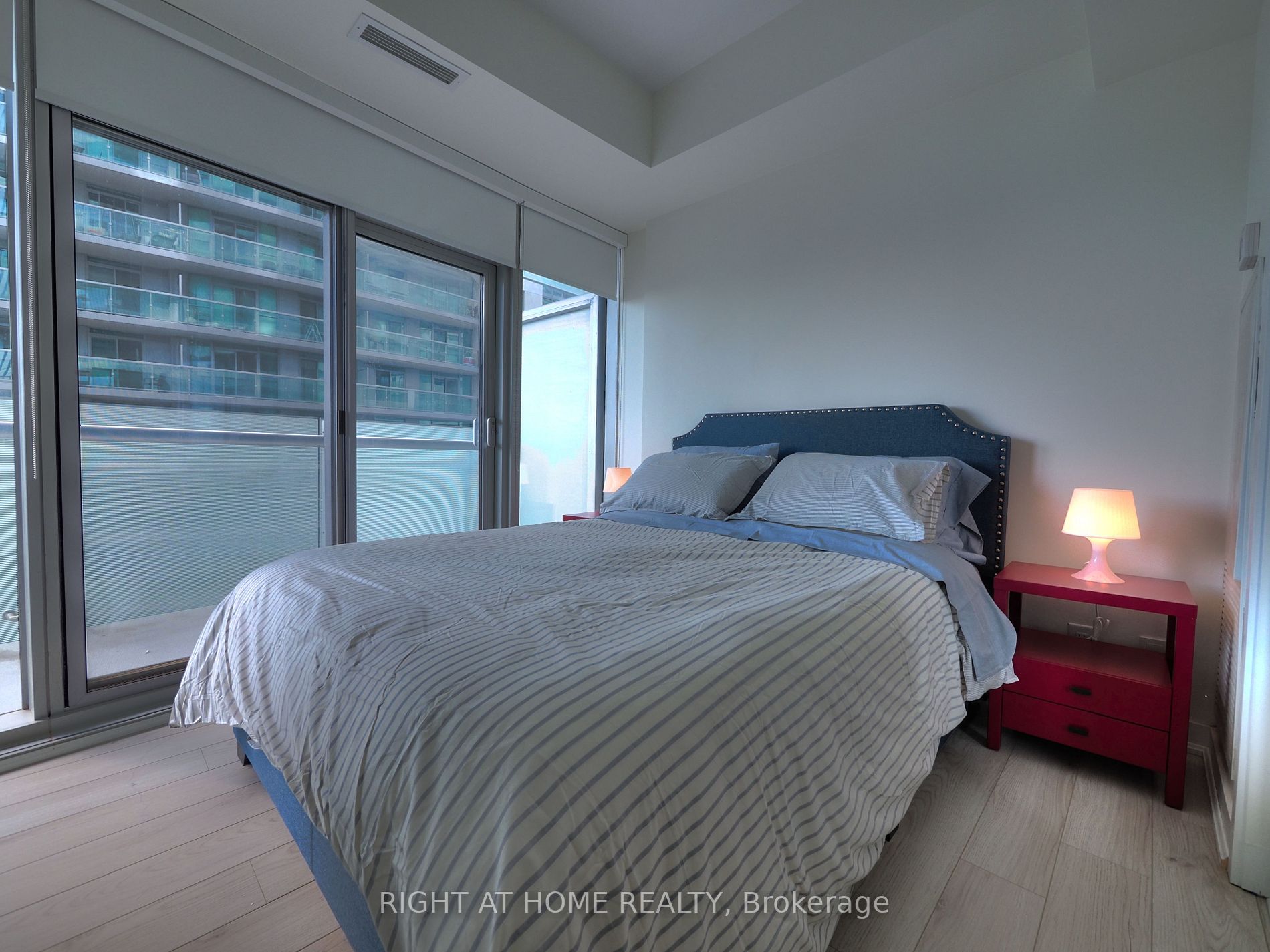 12 York St 2204