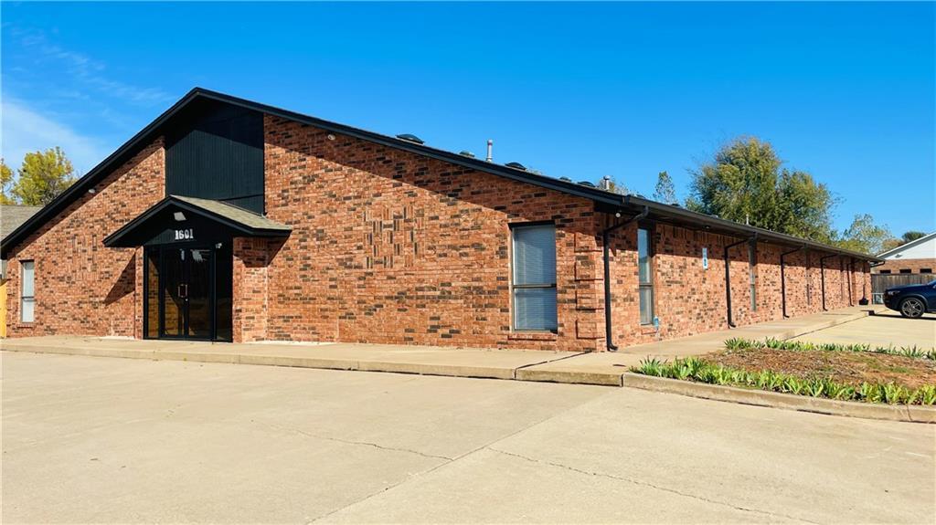 FOR LEASE ONLY! Beautifully remodeled office suite in a highly desirable location. This move-in-ready space offers a professional, abundant on-site parking. All utilities included: gas, water, and electricity. Tenant responsible only for phone and internet. Minimum 12-month lease required. First and last month’s rent due at signing. Security deposit: $300. Showings available Monday–Friday, 8:30 AM–4:30 PM.