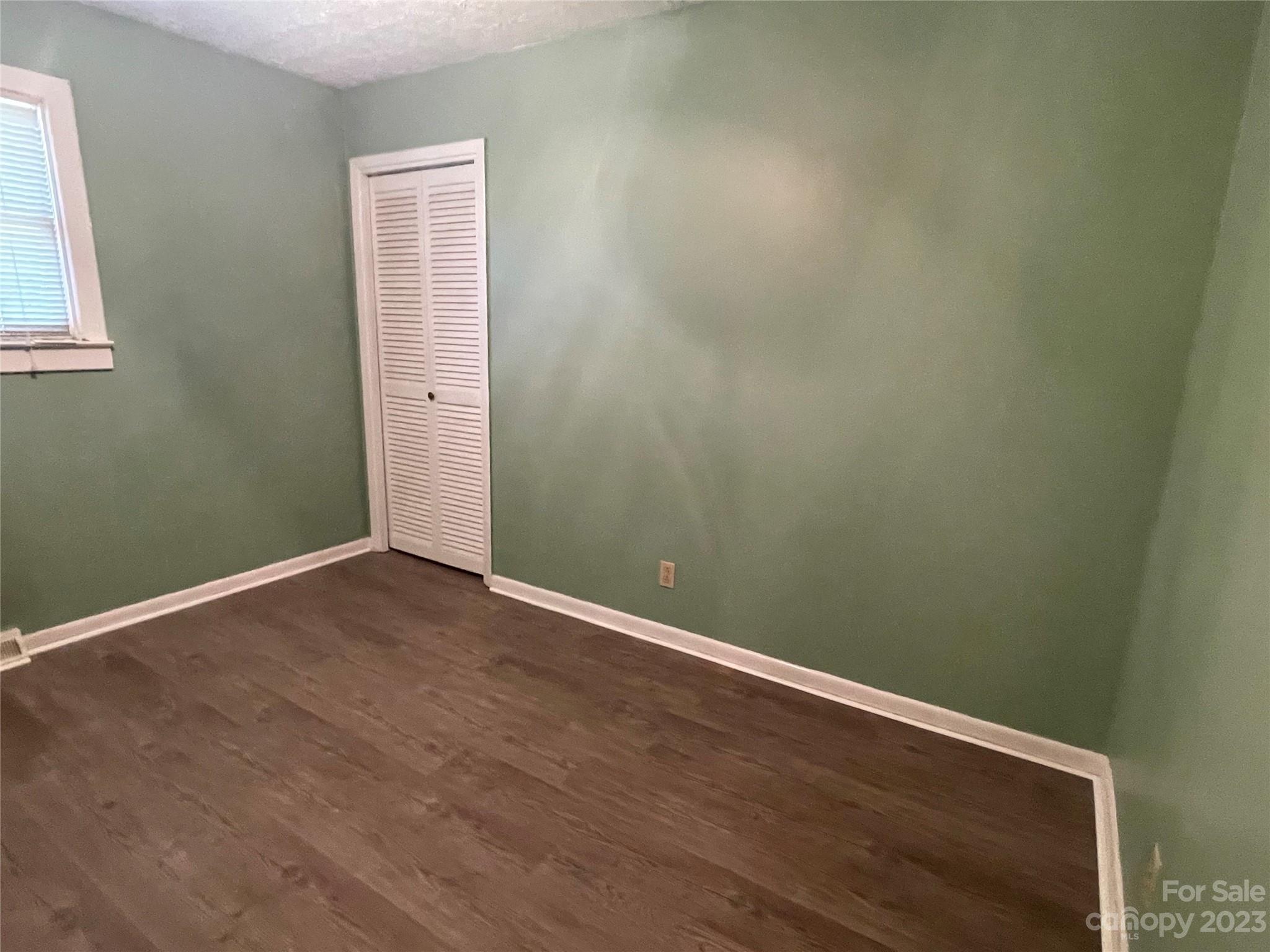 3559 Redcliff Drive
