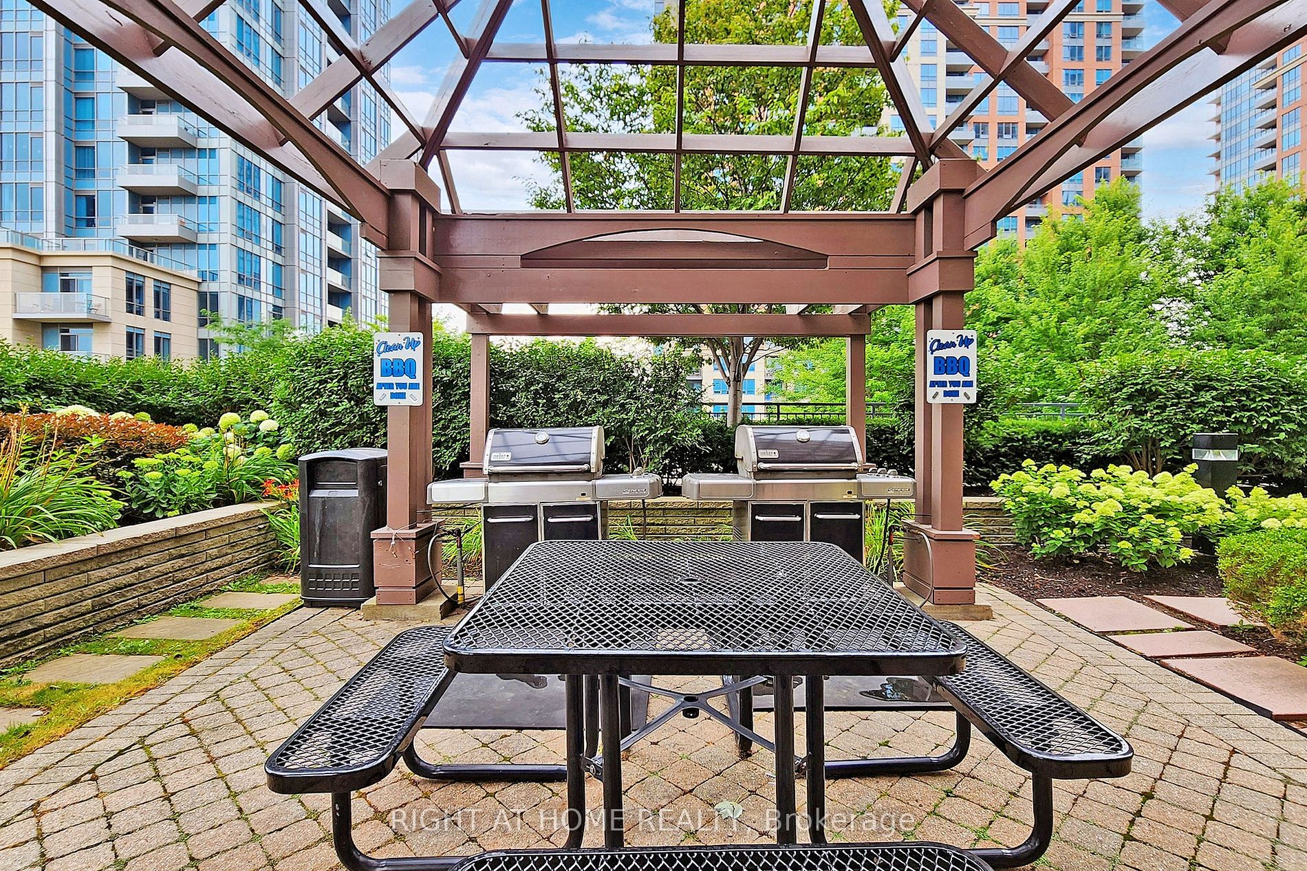 5233 Dundas St W St 1927