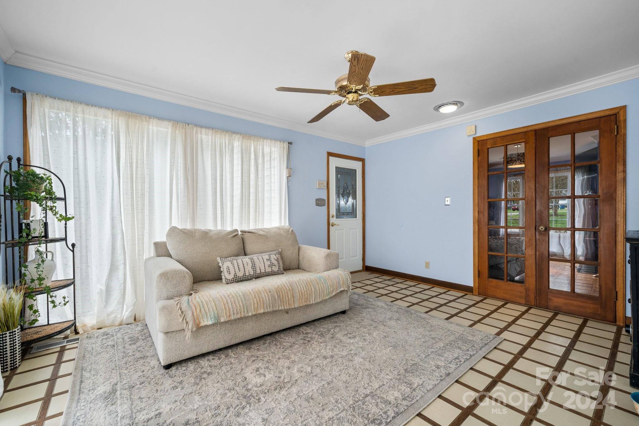 2461 Walt Arney Road