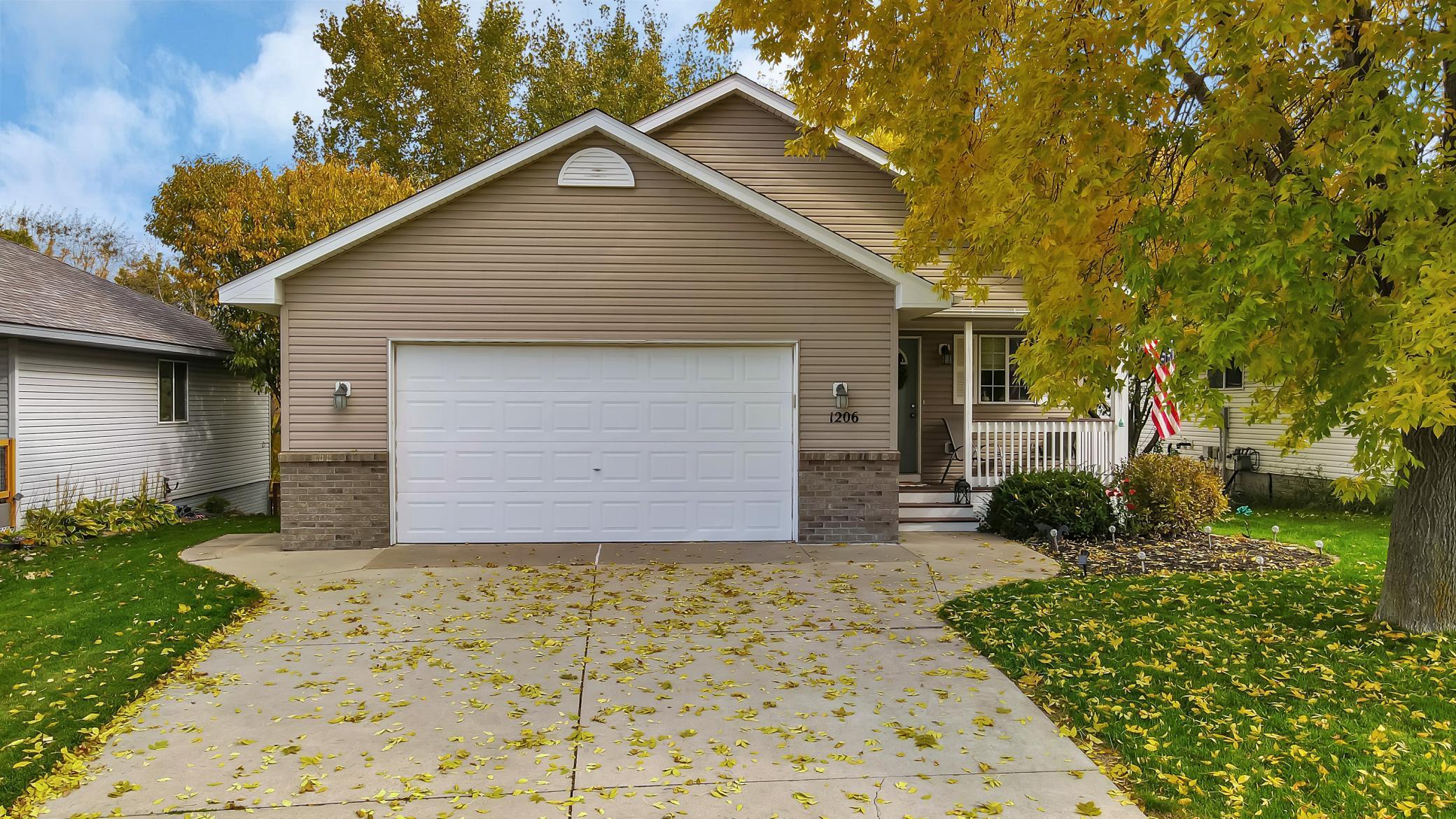 1206 Leo Lane