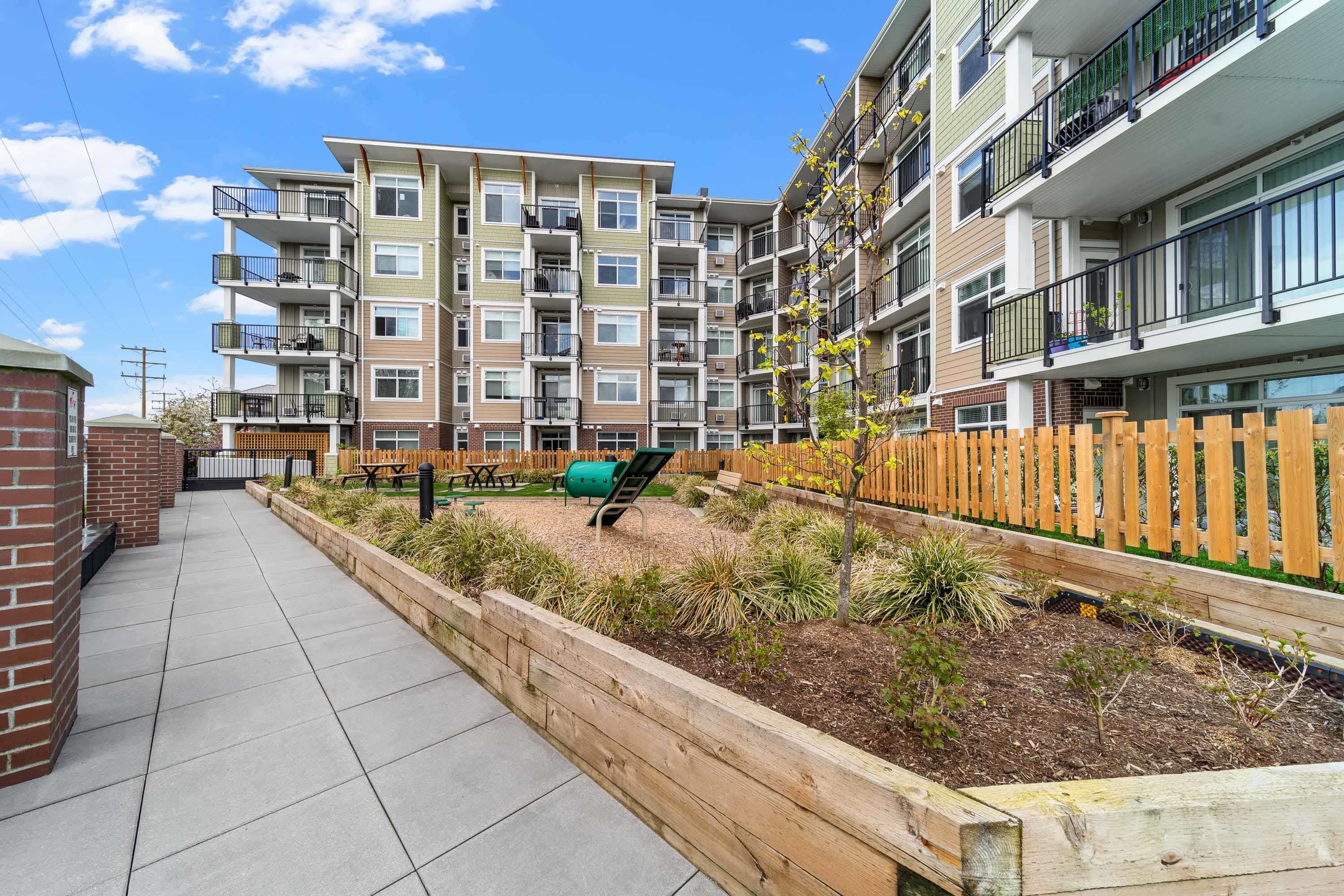 20686 Eastleigh Crescent 414