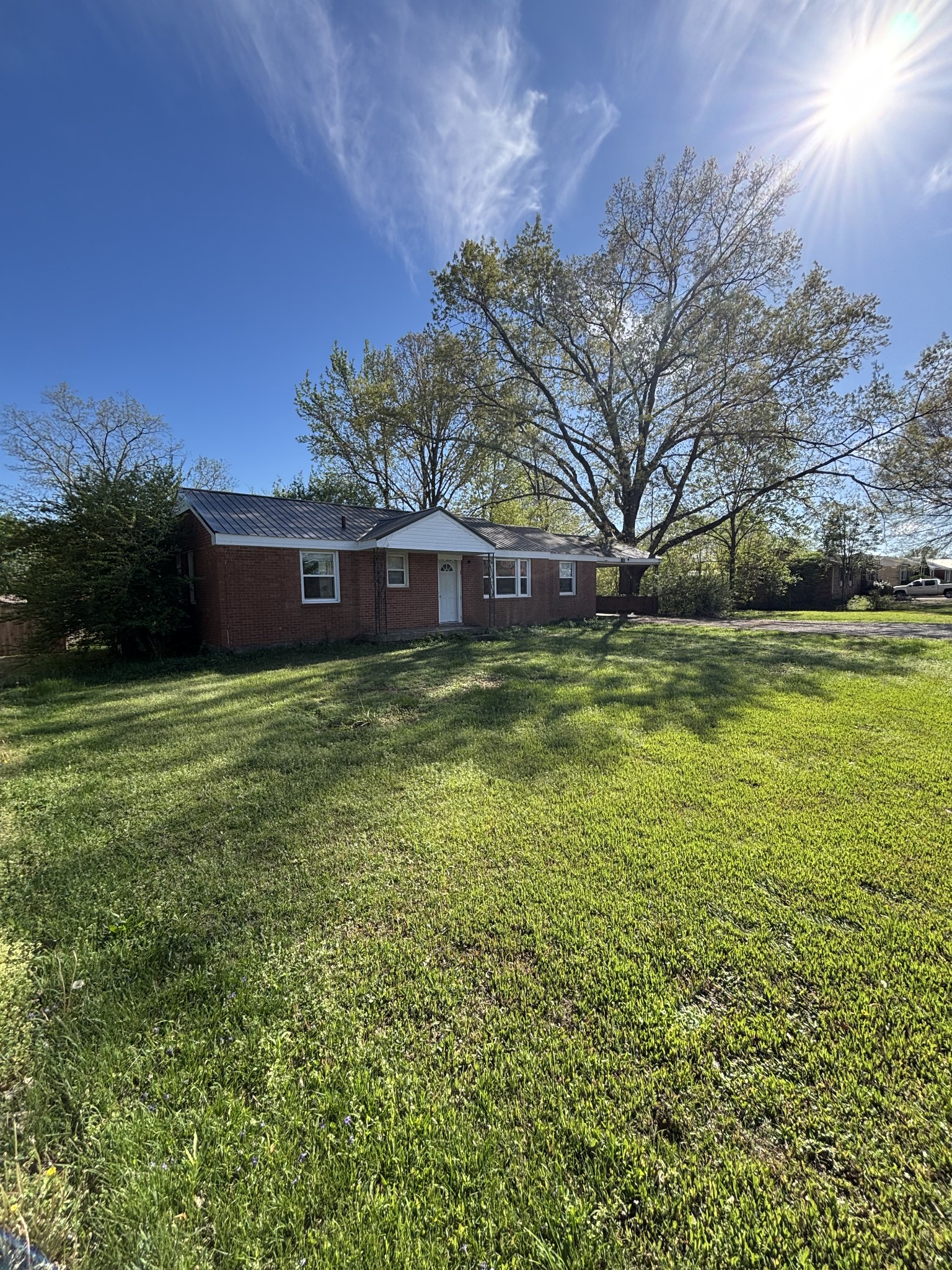 454 Carman Ave