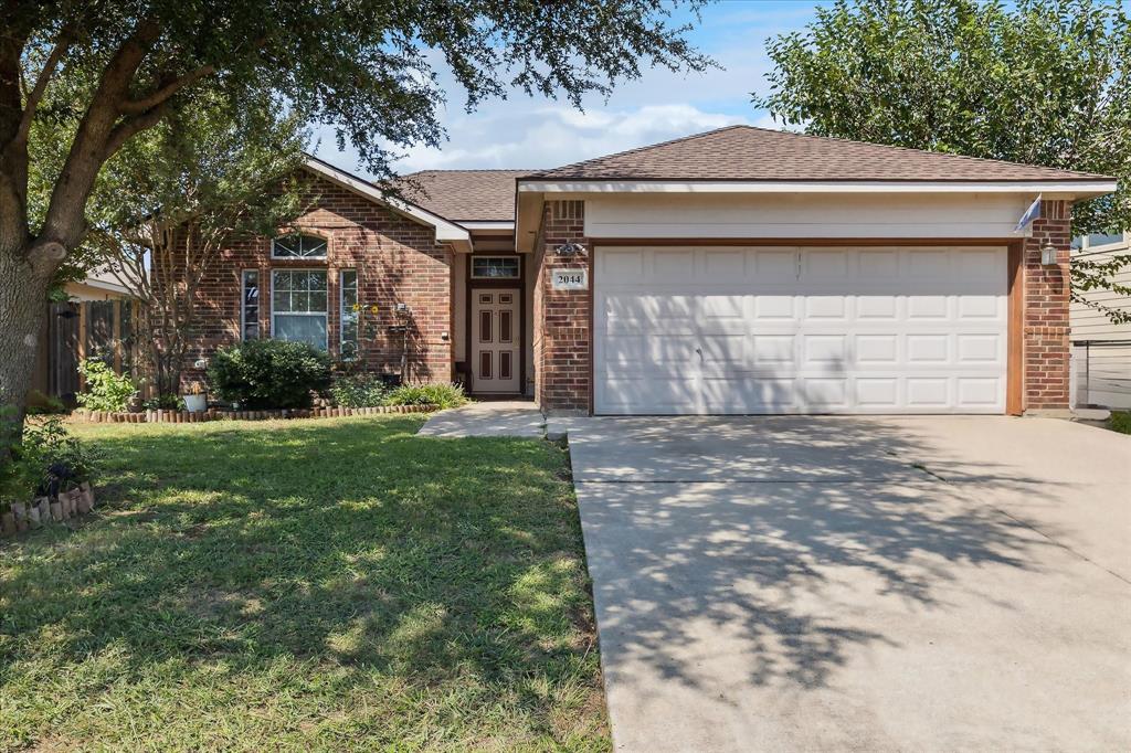 Open House Saturdays 2-4  This 4 bedroom home will only be available to show on weekends during the open house due to owners still living there. Cute floorplan, priced for condition. This home is in Everman ISD and has a newer roof. Some newer flooring. Just needs a little TLC and this is a great home in a great well kept neighborhood. This home has solar panels.