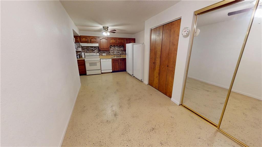 109 E Hardin Place