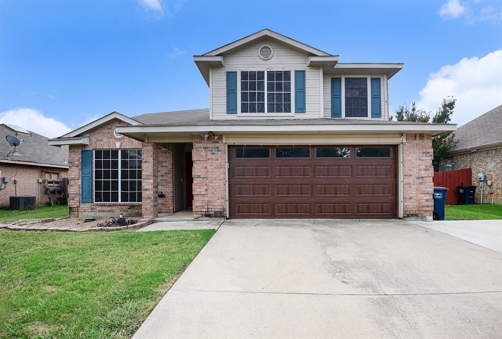 Welcome to your beautiful 3 bedroom, 2.5 bath home in Fossil Park. Solar panels are completely paid off, no solar loan or lease assumption needed! Wood-look tile on the main level. Kitchen features a gas range, granite counters, pantry, and a kitchen island to please even the pickiest home chef! Oversized living room with wood burning fire place with a gas starter. Upstairs you'll find all of the generously sized bedrooms with walk in closets! This home is completely turn key with fresh paint throughout! Schedule your private showing today and start packing!