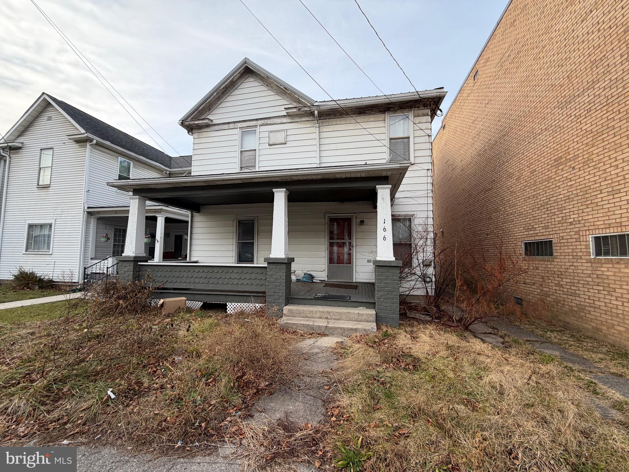 166 S Main St  