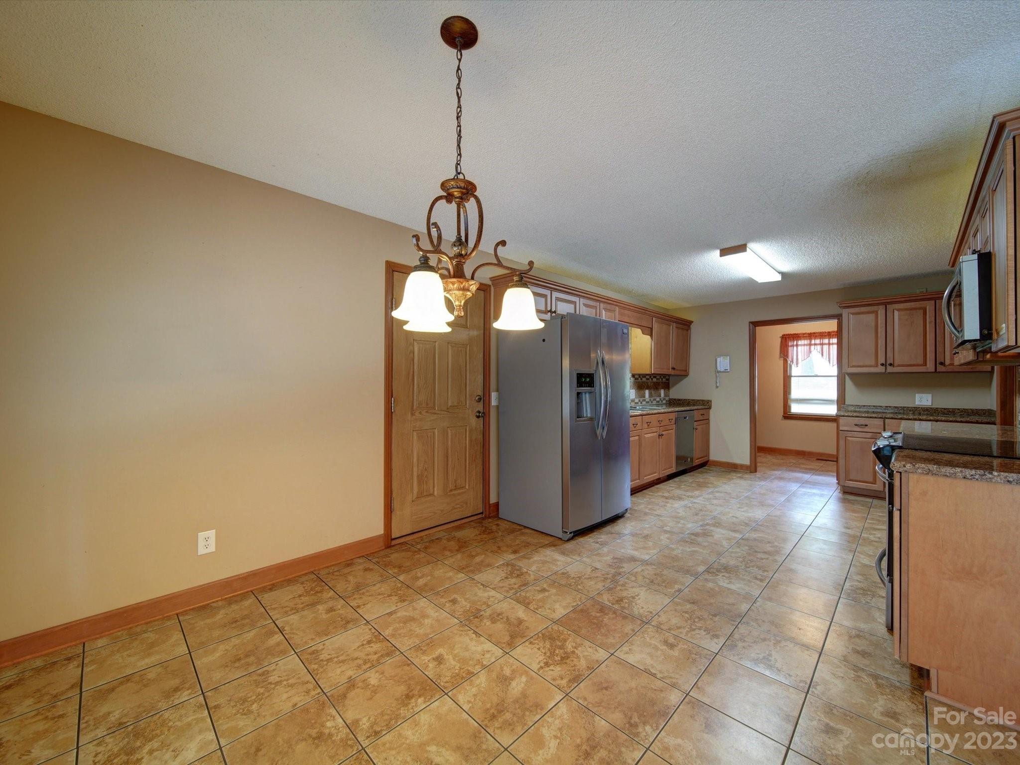 605 Heatherwood Drive