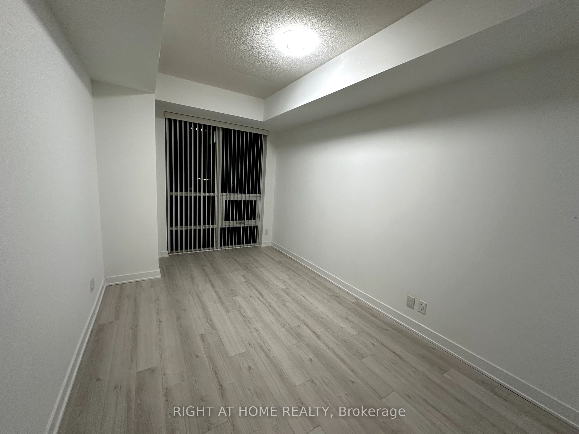 681 Yonge St 431