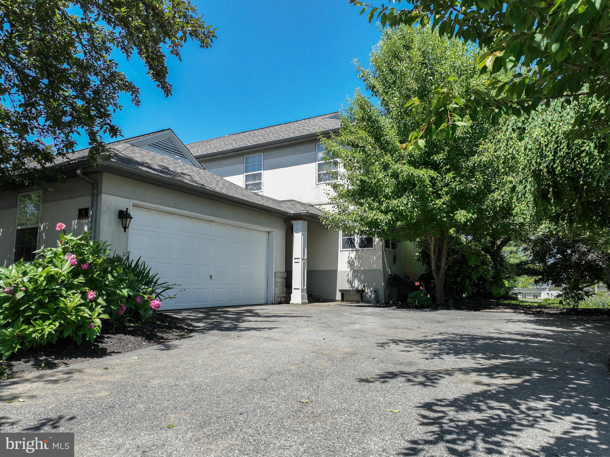 3 Laurelgate Place