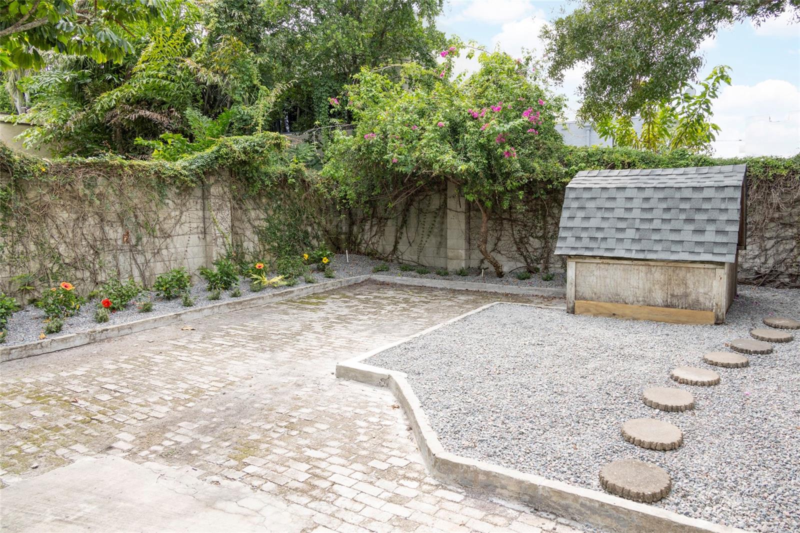 3012 W Sitios Street