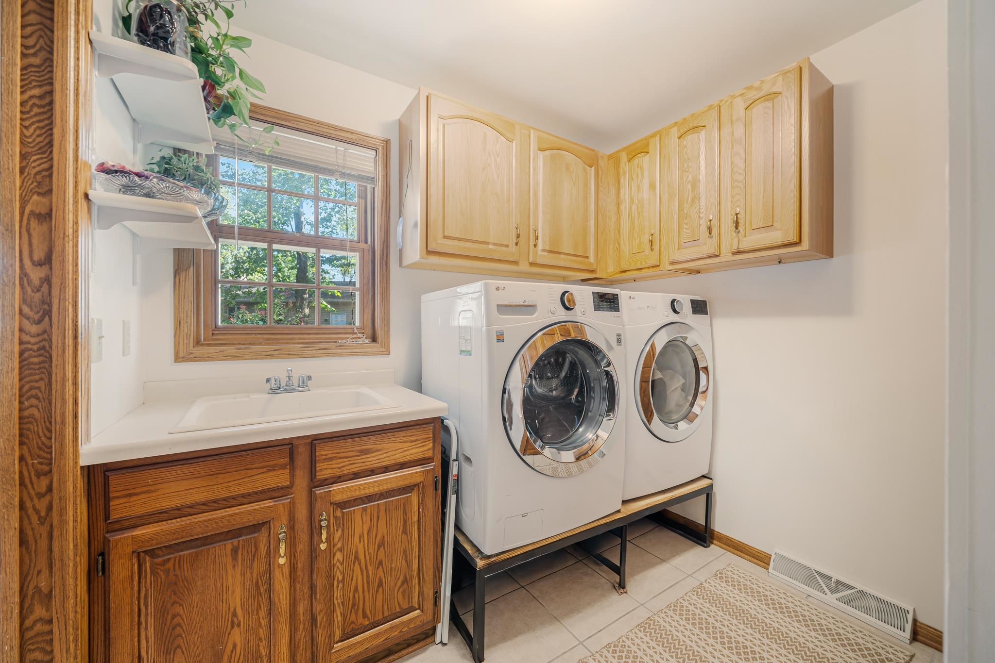 1564 Villa Park Drive