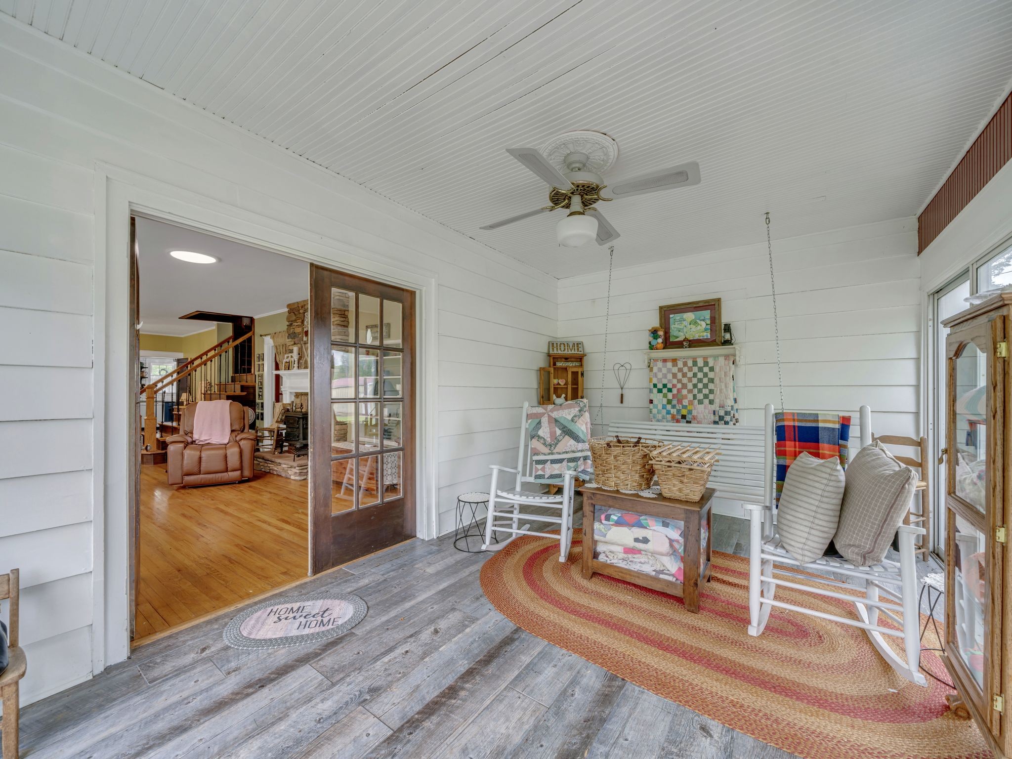 609 W Main St