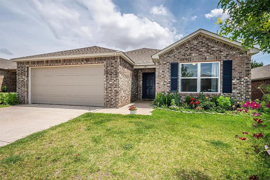 Located in the desirable Dooley Creek Farms community in the heart of Edmond, this beautifully maintained 4-bedroom, 2-bathroom home offers a spacious, open-concept layout designed for comfortable living. The bright living area flows seamlessly into the kitchen and dining space, with large windows overlooking the backyard. The kitchen features a convenient nook that's perfect for additional storage. The private primary suite is tucked away from the secondary bedrooms and includes an en-suite bath and an oversized walk-in closet. Generously sized secondary bedrooms provide plenty of space for family, guests, or a home office. This functional floor plan is perfect for everyday living and entertaining. Don't miss this wonderful opportunity to call this Edmond home yours!
