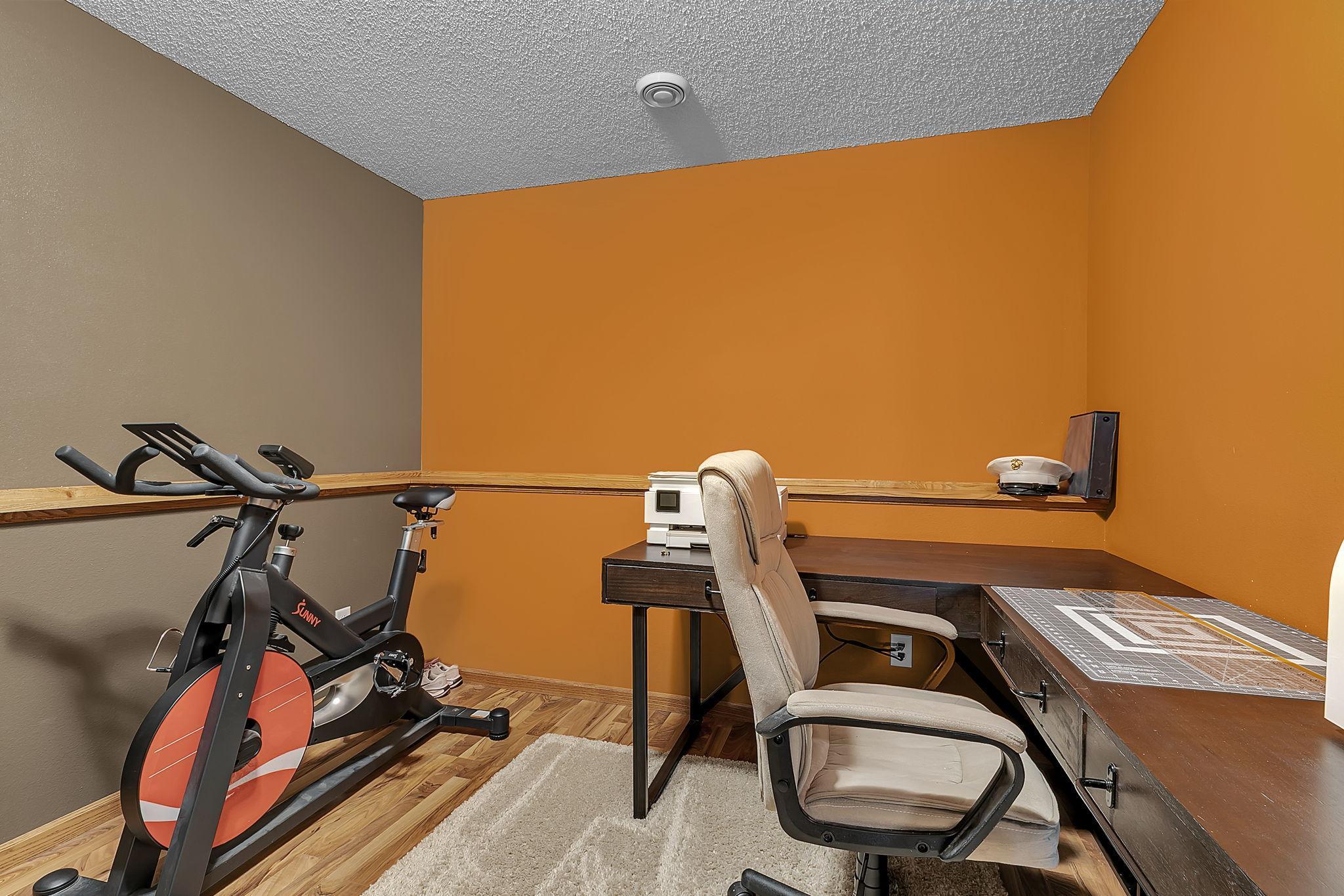 1525 Park View Lane NE