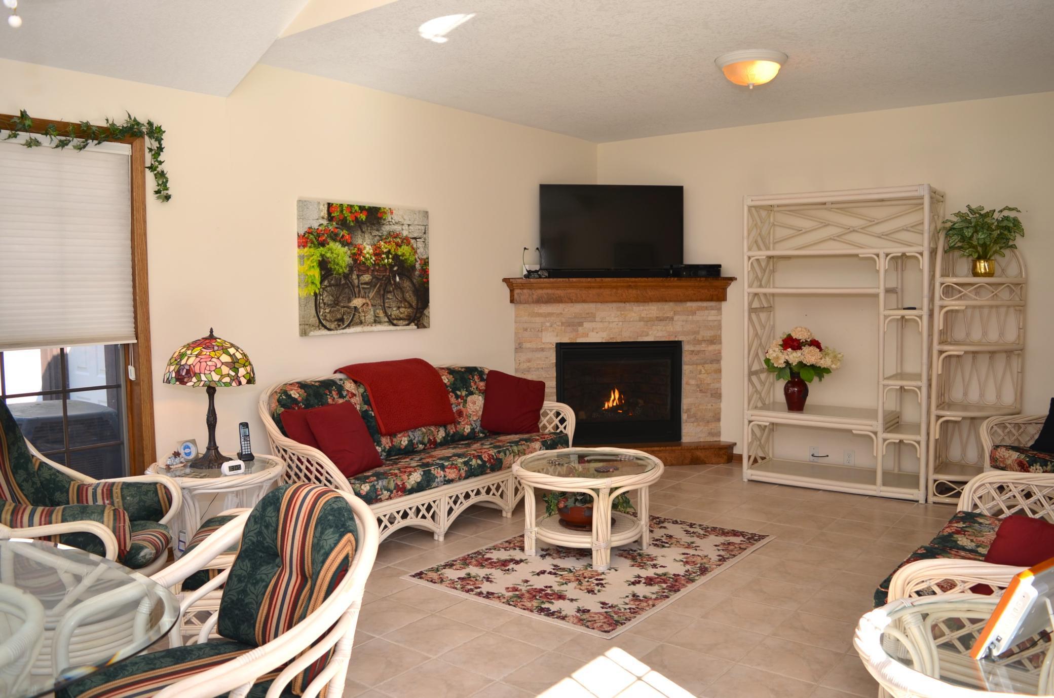 4336 Lookout Lane