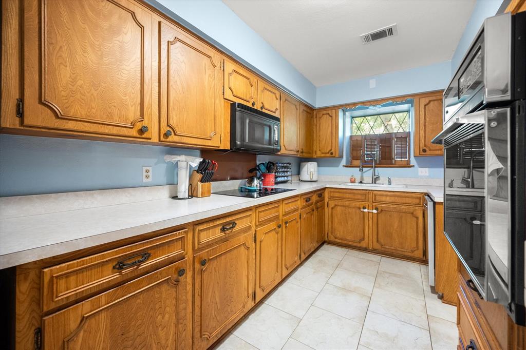 803 Live Oak Lane