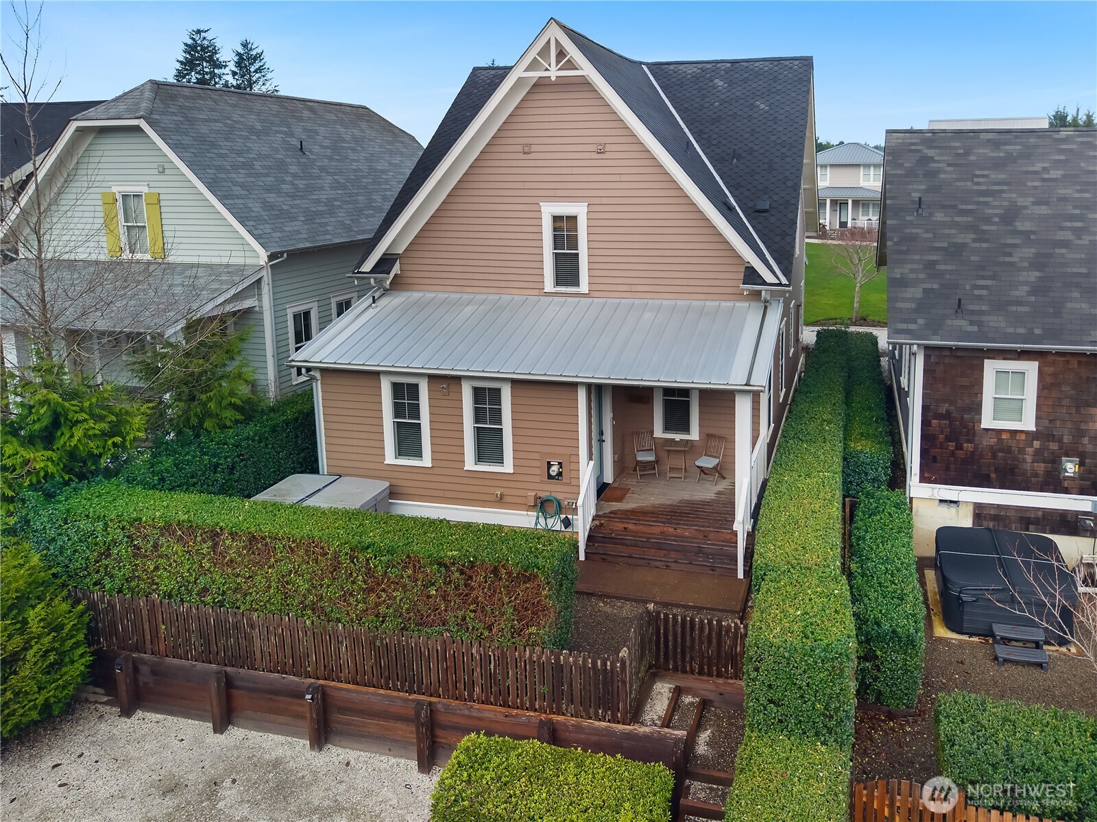 100 Horseshoe Lane