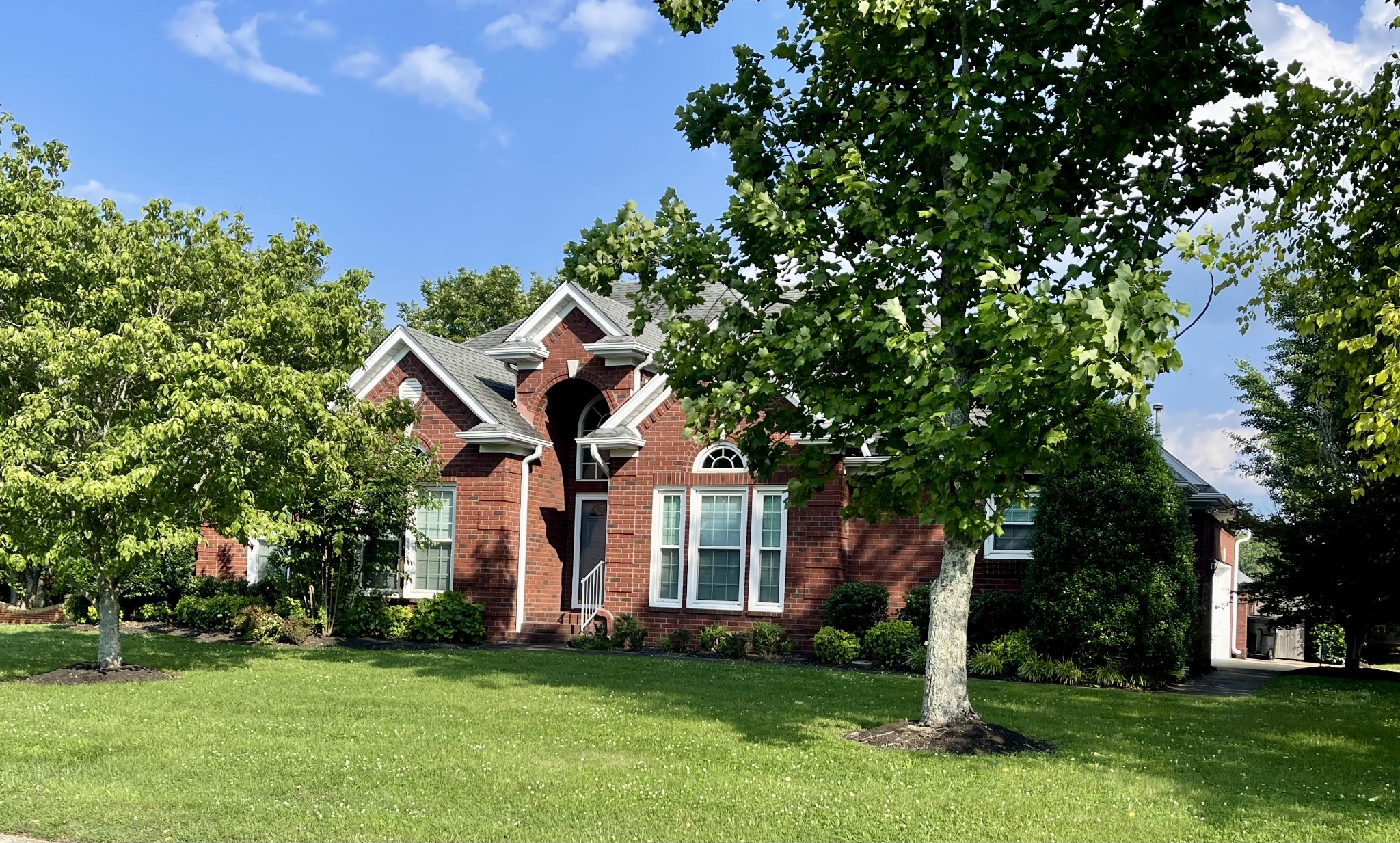 387 Natchez Trace Ct