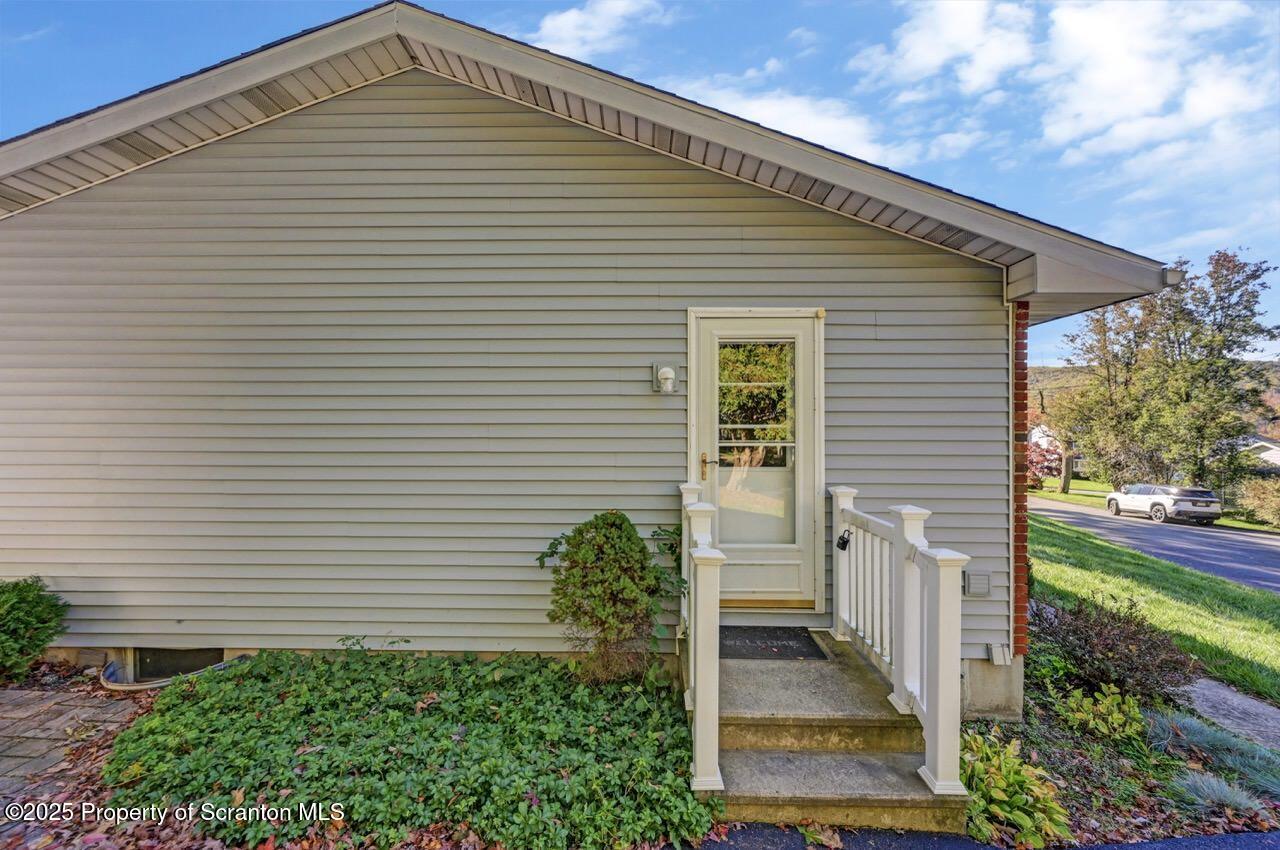 2 Crestmont Place