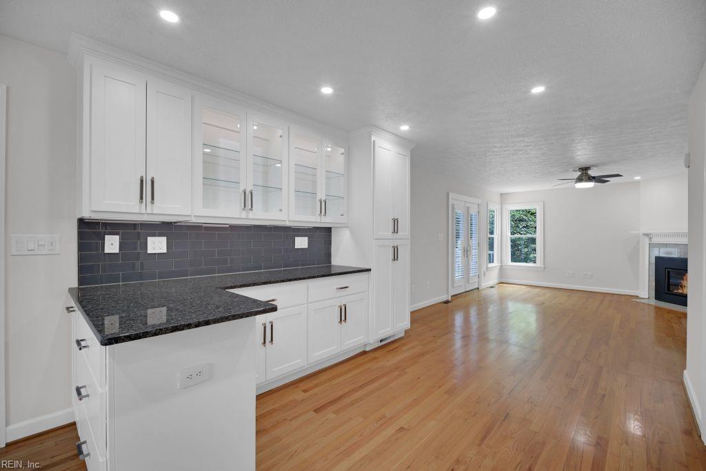105 Londonderry Lane