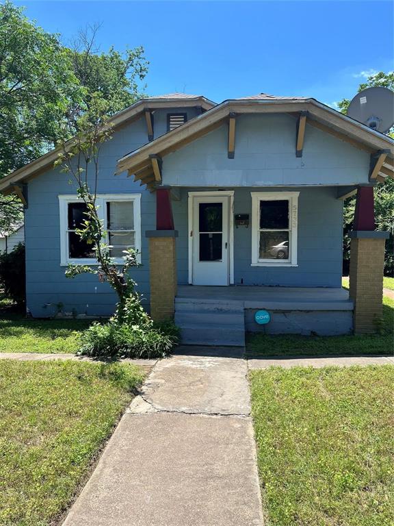 This home is in a perfect location and in a high-demand area experiencing rapid revitalization! Located near downtown Fort Worth, the hospital district, and the vibrant West 7th area, this home puts you in the heart of everything. Main House: This home offers ample living space with a large flex room that could be a 4th bedroom or a second living space, a dining area, and endless potential. Some work has already been started, but it’s ready for your vision to make it shine! Foundation work and cosmetic updates are needed, and there is no central air, making this a great project for those who love to renovate. Back House: The property includes a separate back house with one bedroom, one bath, and a small office area. This structure will require a complete rehab, providing the potential to customize or use as a rental for extra income. Sold As-Is: This home is being sold as-is, making it perfect for investors or buyers ready to bring their creativity. Don’t miss your chance to invest in this fantastic location! ** ALL THINGS DEEMED IN THIS LISTING TO BE VERIFIED BY BUYER AND BUYERS AGENT. **