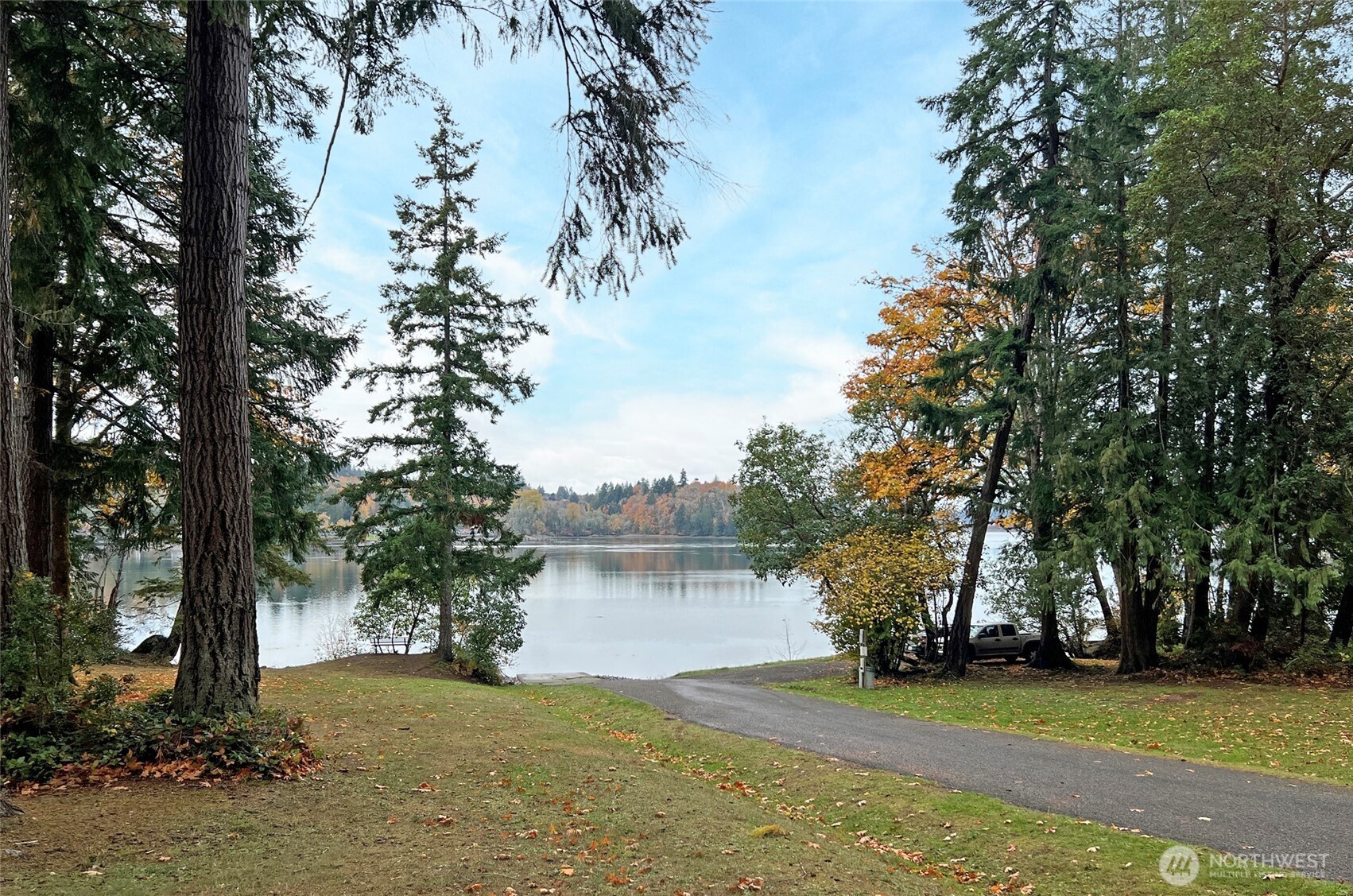 70 E Larchmont Place